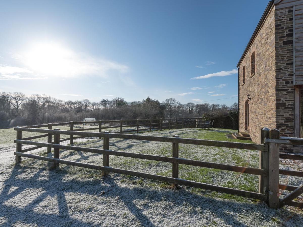 Villa Glebe Barn Caynham Esterno foto